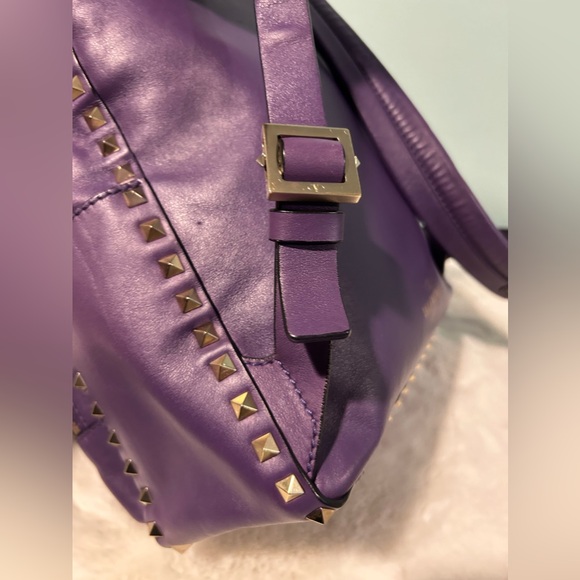 VALENTINO Rockstud Purple Backpack in excellent condition. Authentic & pre-owned - Picture 13 of 15